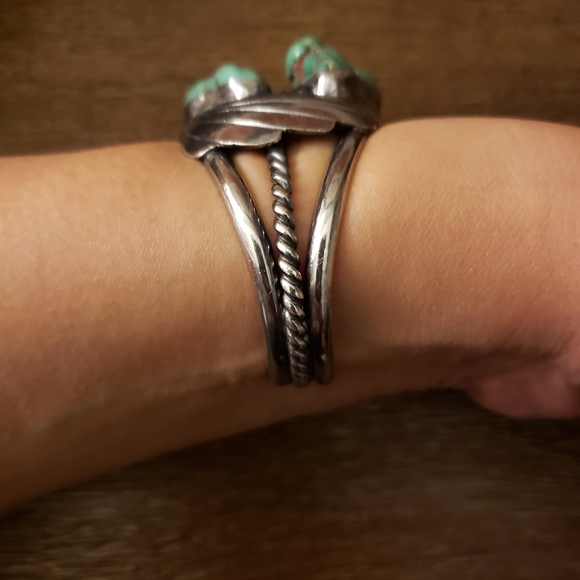 Vintage Sterling Silver Turquoise Cuff Bracelet - Picture 4 of 15
